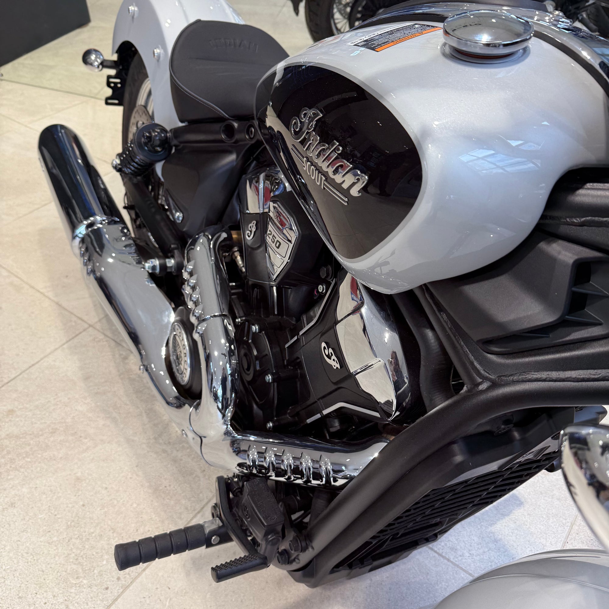 2025 Indian Scout Classic Limited +Tech - Ghost White Metallic