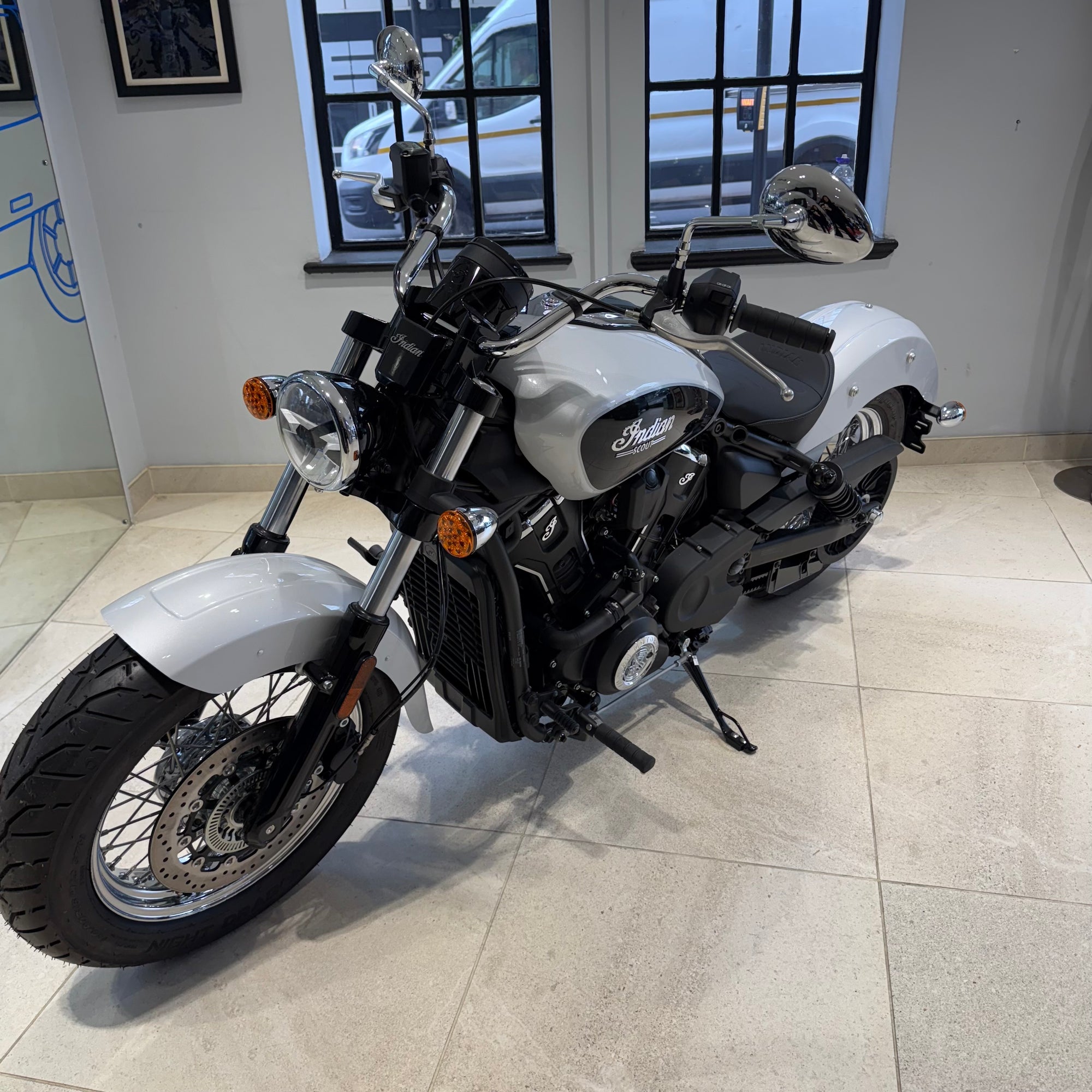 2025 Indian Scout Classic Limited +Tech - Ghost White Metallic