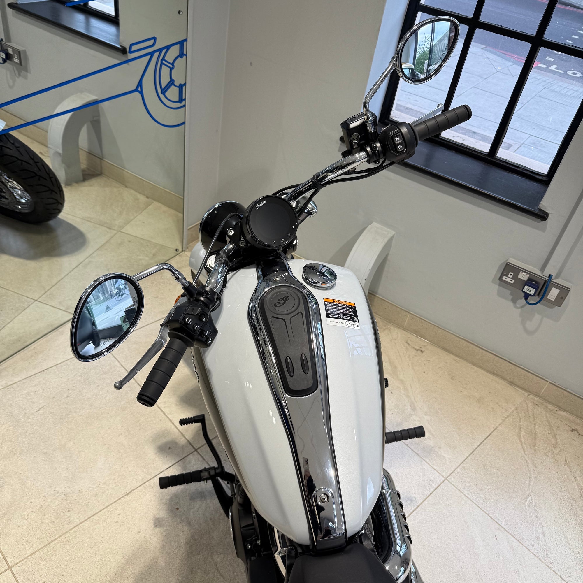 2025 Indian Scout Classic Limited +Tech - Ghost White Metallic