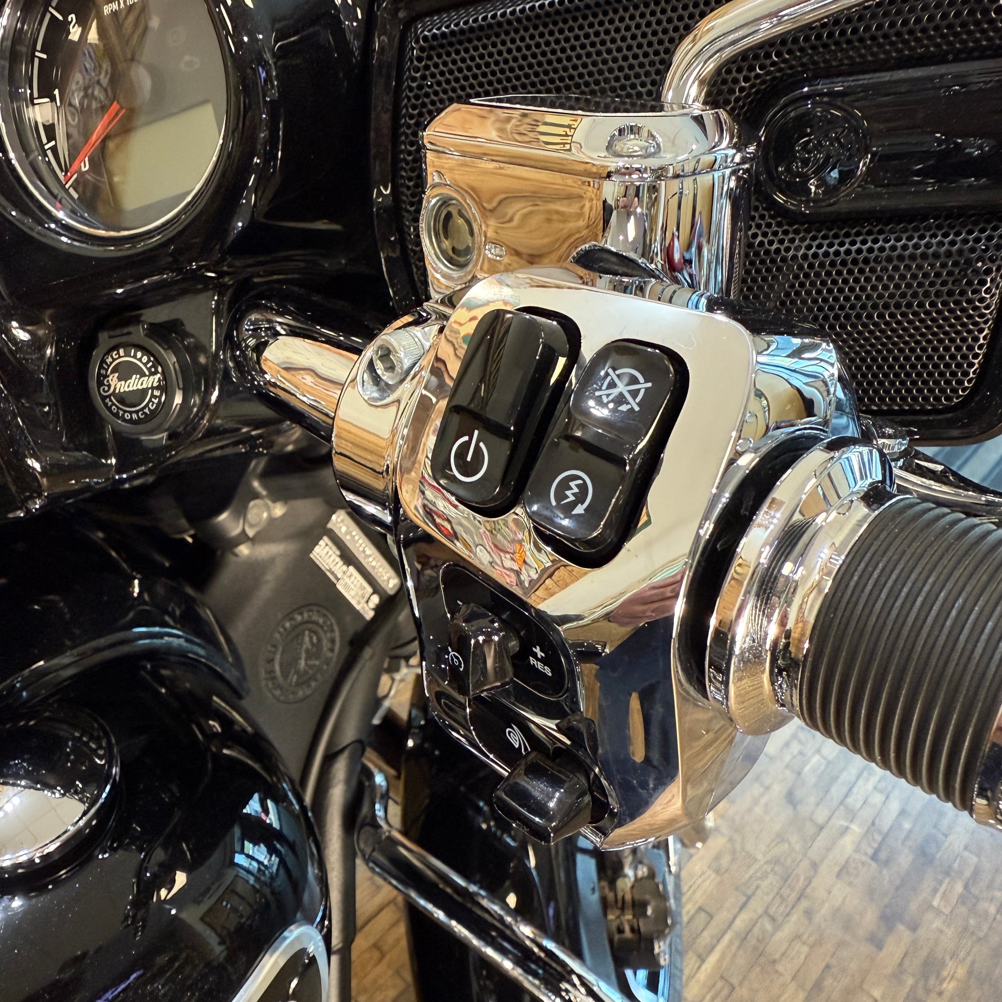 INDIAN CHIEFTAIN LTD - Thunder Black Pearl - PreLoved