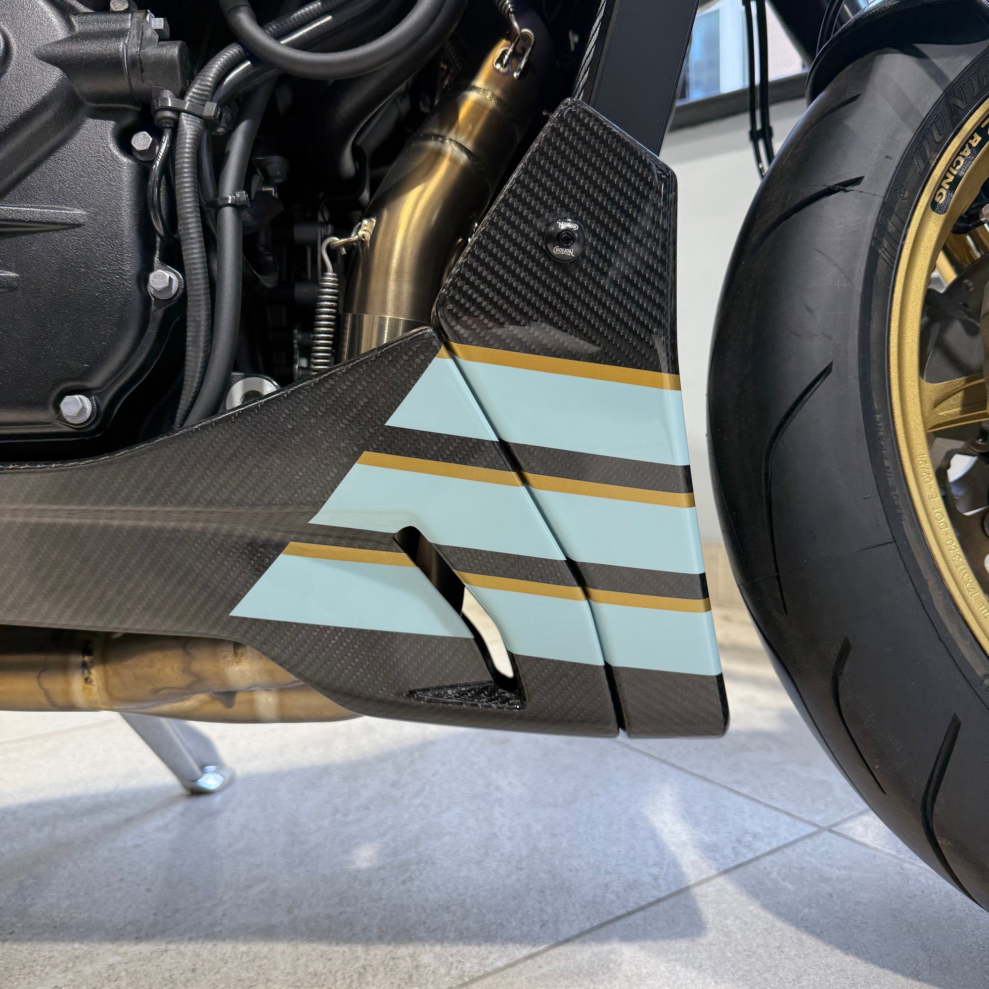 2025 Norton V4CR Carbon - Carbon Fibre / Black