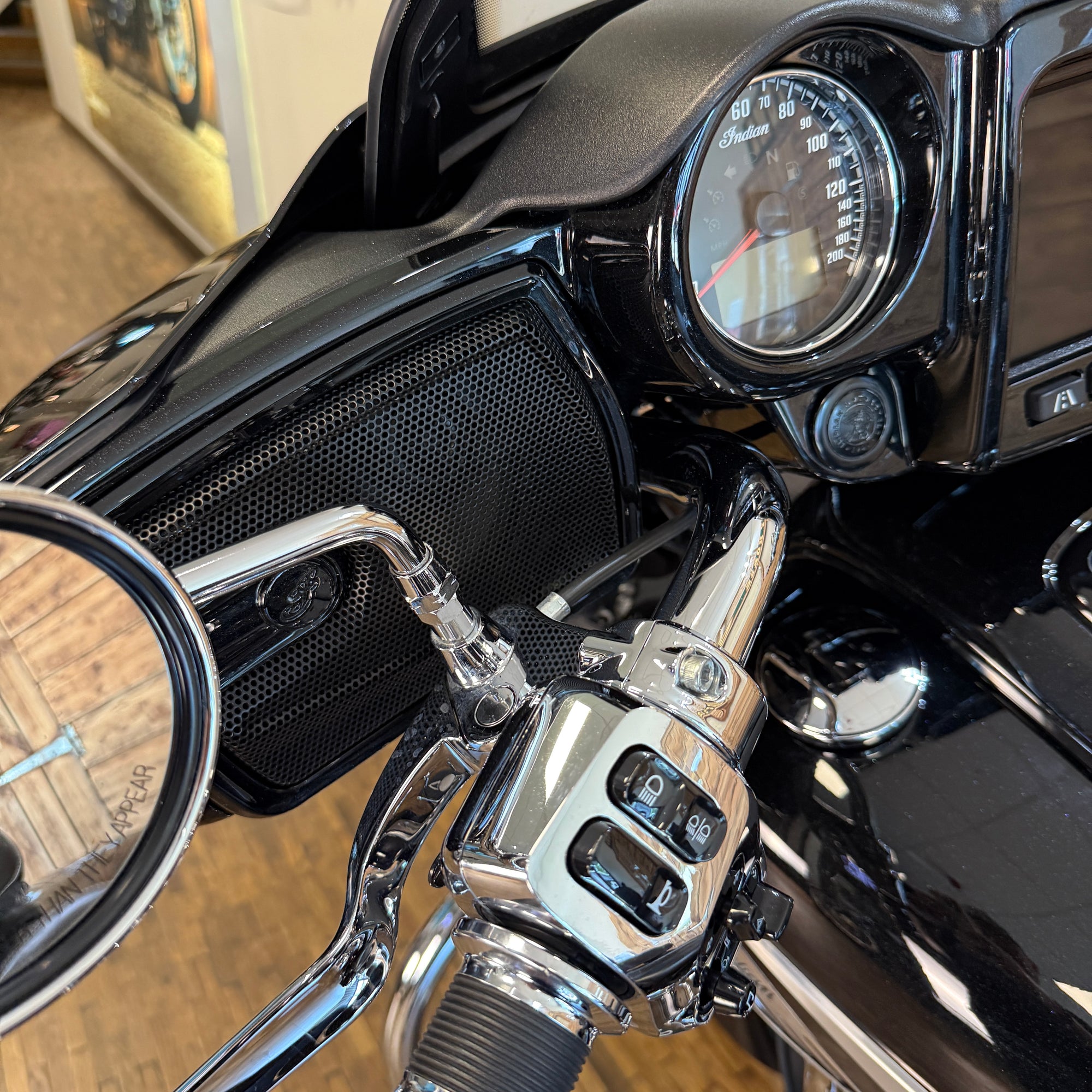 INDIAN CHIEFTAIN LTD - Thunder Black Pearl - PreLoved