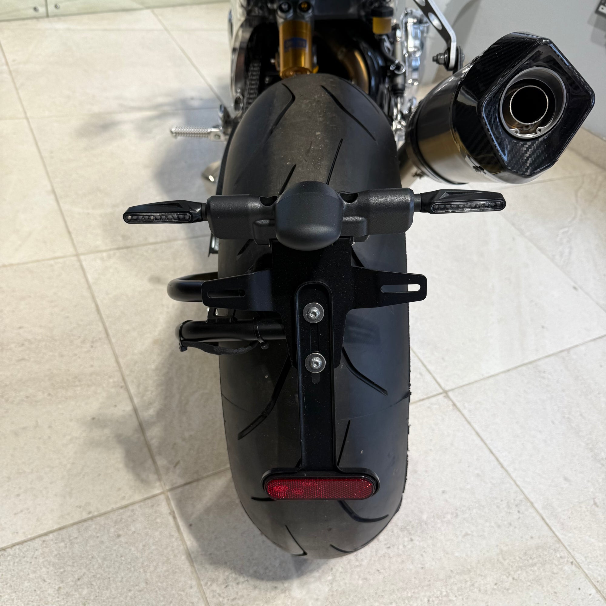 2025 Norton V4CR Carbon - Carbon Fibre / Black