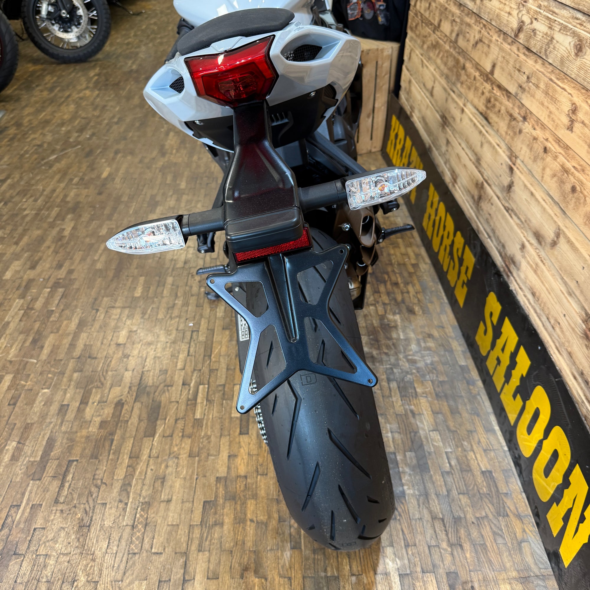 MV Agusta F3 800 RR - SURREAL WHITE/MAMBA RED