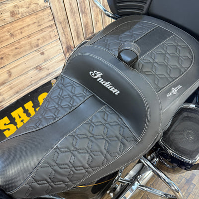 INDIAN ROADMASTER ELITE Limited build 66/300 - SPRINGFIELD CANDY BLACK, BLACK CANDY FADE, CHAMPIONSHIP GOLD PINSTRIPE