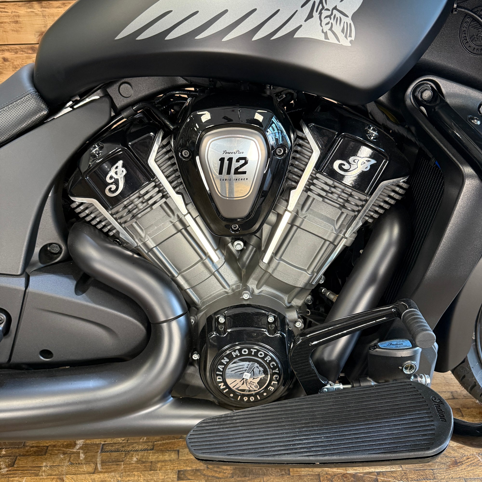 INDIAN CHIEFTAIN DARK HORSE 112 Power Plus - Black smoke