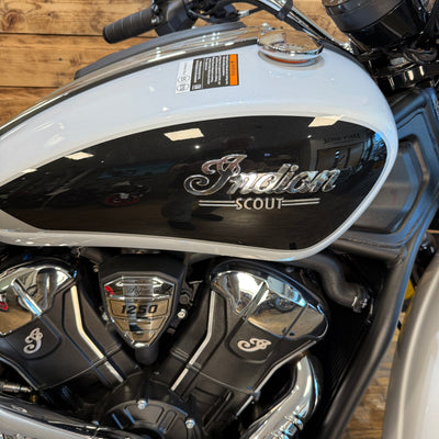 INDIAN SCOUT CLASSIC LTD +TECH - GHOST WHITE