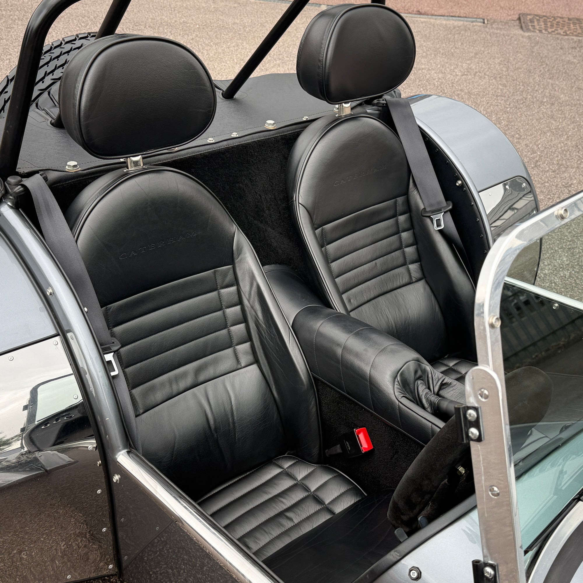 96/P CATERHAM HPC 2.0 VX - BMW ARCTIC GREY METALLIC WITH BLACK LEATHER