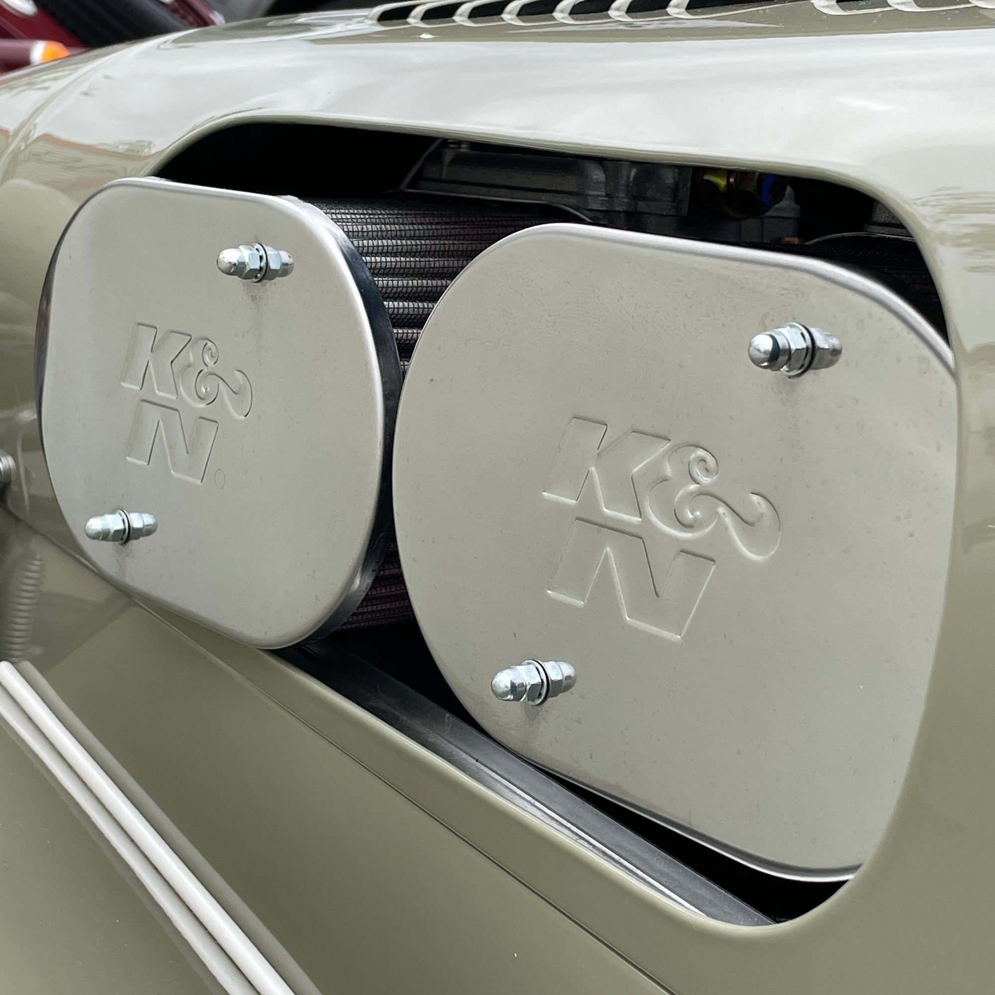 21/21 CATERHAM SUPER SEVEN 1600 STANDARD CHASSIS - SAXONY GREY & OXFORD WHITE WITH BISCUIT MUIRHEAD LEATHER