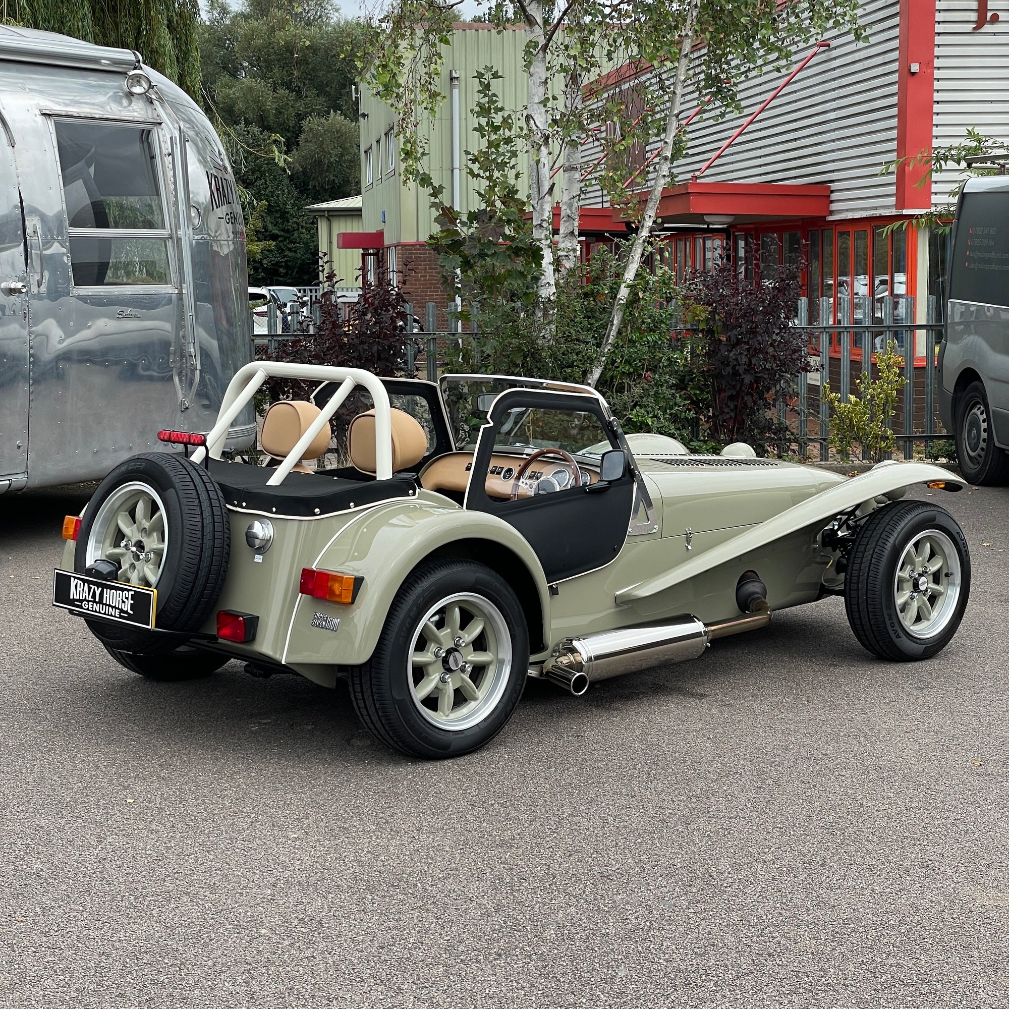21/21 CATERHAM SUPER SEVEN 1600 STANDARD CHASSIS - SAXONY GREY & OXFORD WHITE WITH BISCUIT MUIRHEAD LEATHER
