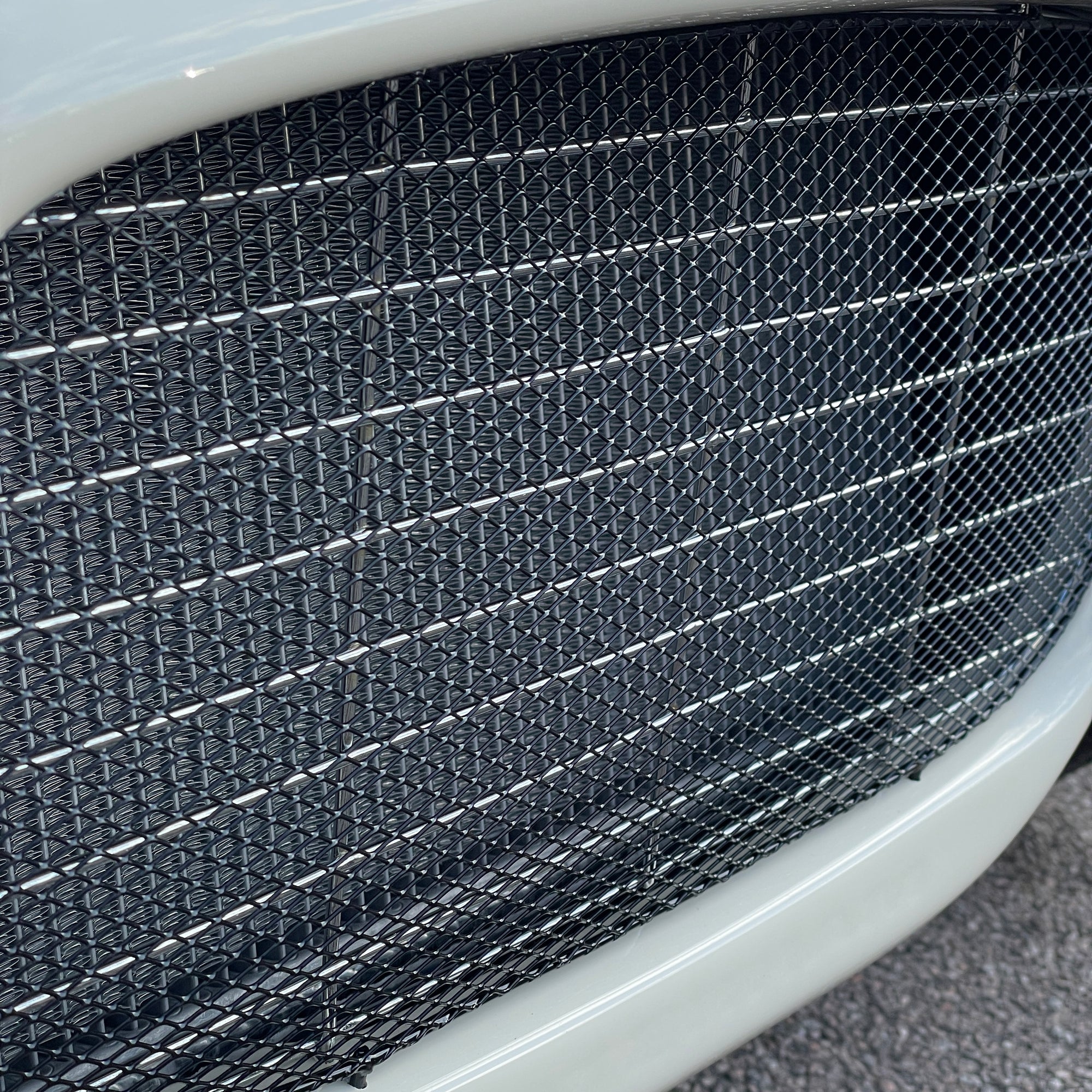 CATERHAM SUPER SEVEN 2000 STANDARD CHASSIS - SAXONY GREY & OXFORD WHITE WITH BISCUIT MUIRHEAD LEATHER