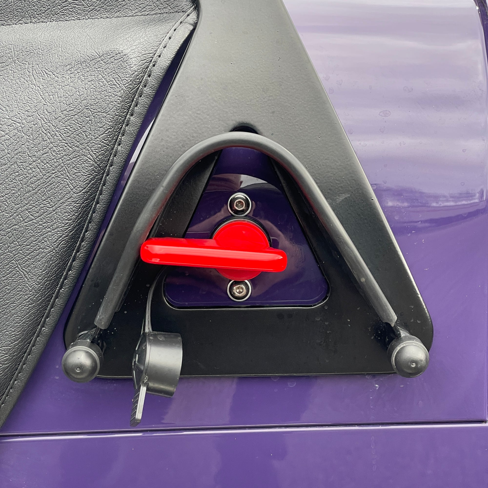 BRAND NEW UNREGISTERED CATERHAM SEVEN 420R - ULTRAVIOLET WITH BLACK