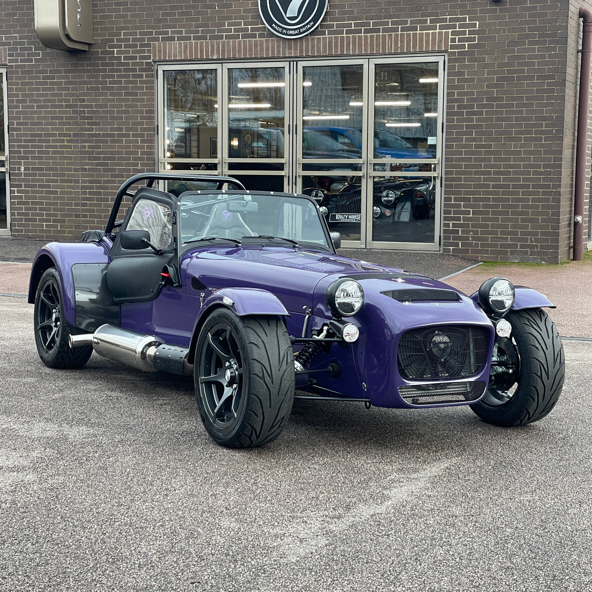 SOLD - BRAND NEW UNREGISTERED CATERHAM SEVEN 420R - ULTRAVIOLET WITH BLACK