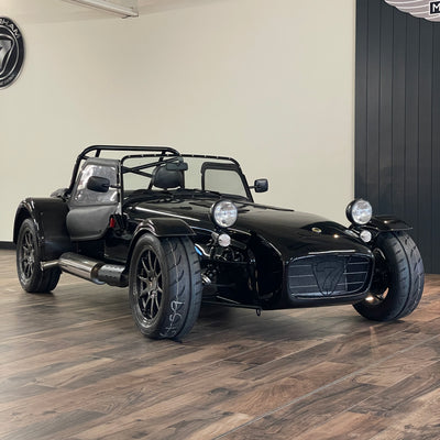 12/12 CATERHAM SEVEN ROADSPORT 150 LARGE CHASSIS - GRAVITY BLACK WITH BLACK LEATHER