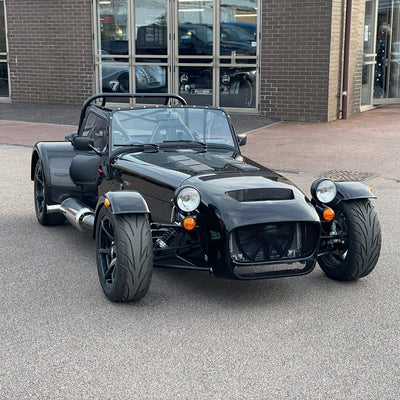 BRAND NEW UNREGISTERED CATERHAM SEVEN 420R - GRAVITY BLACK WITH BLACK