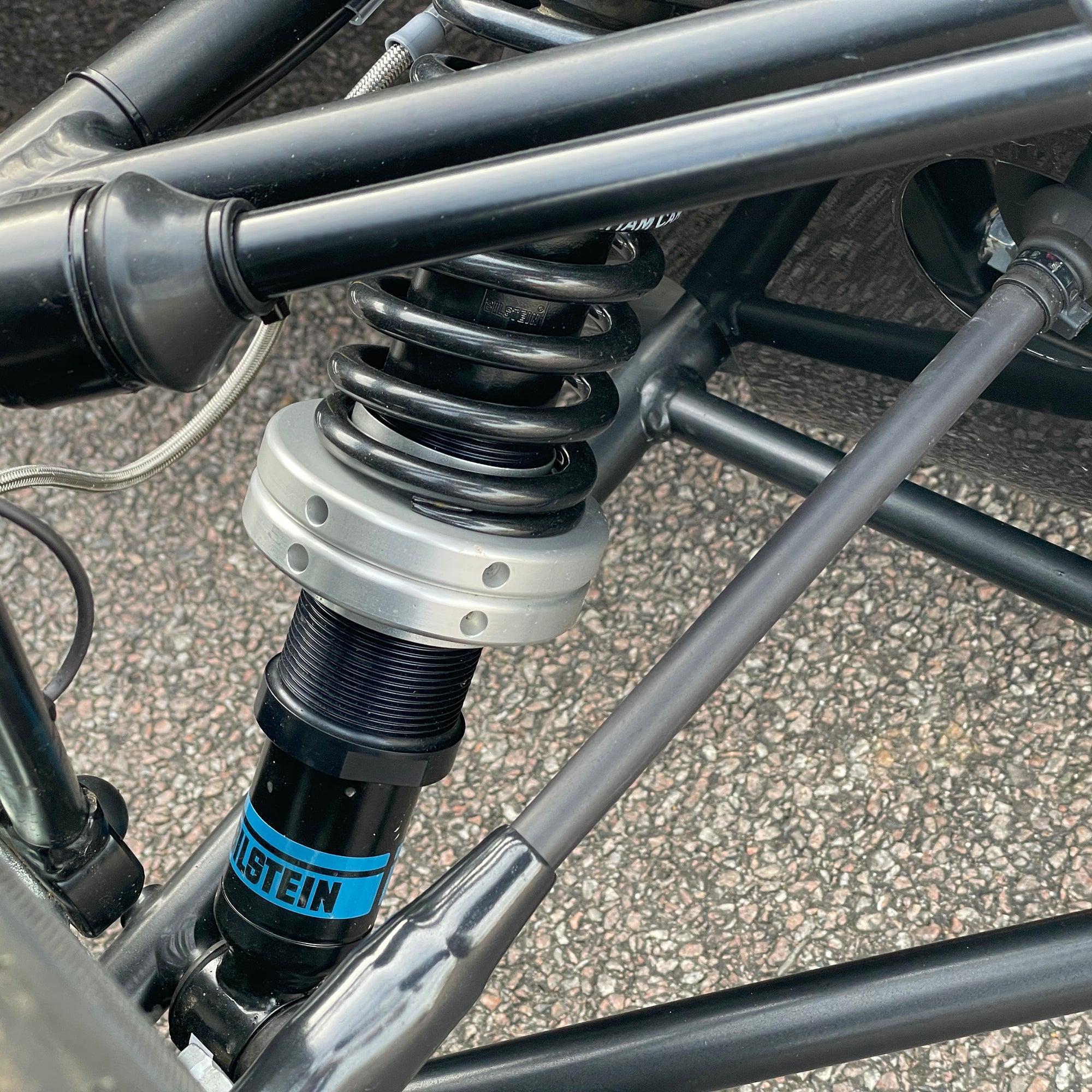 BRAND NEW UNREGISTERED CATERHAM SEVEN 420R - GRAVITY BLACK WITH BLACK