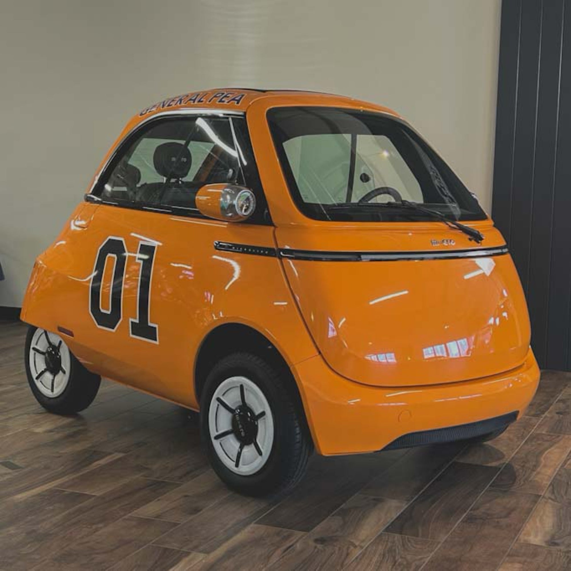 Microlino - Bespoke Icons Range "General Pea"