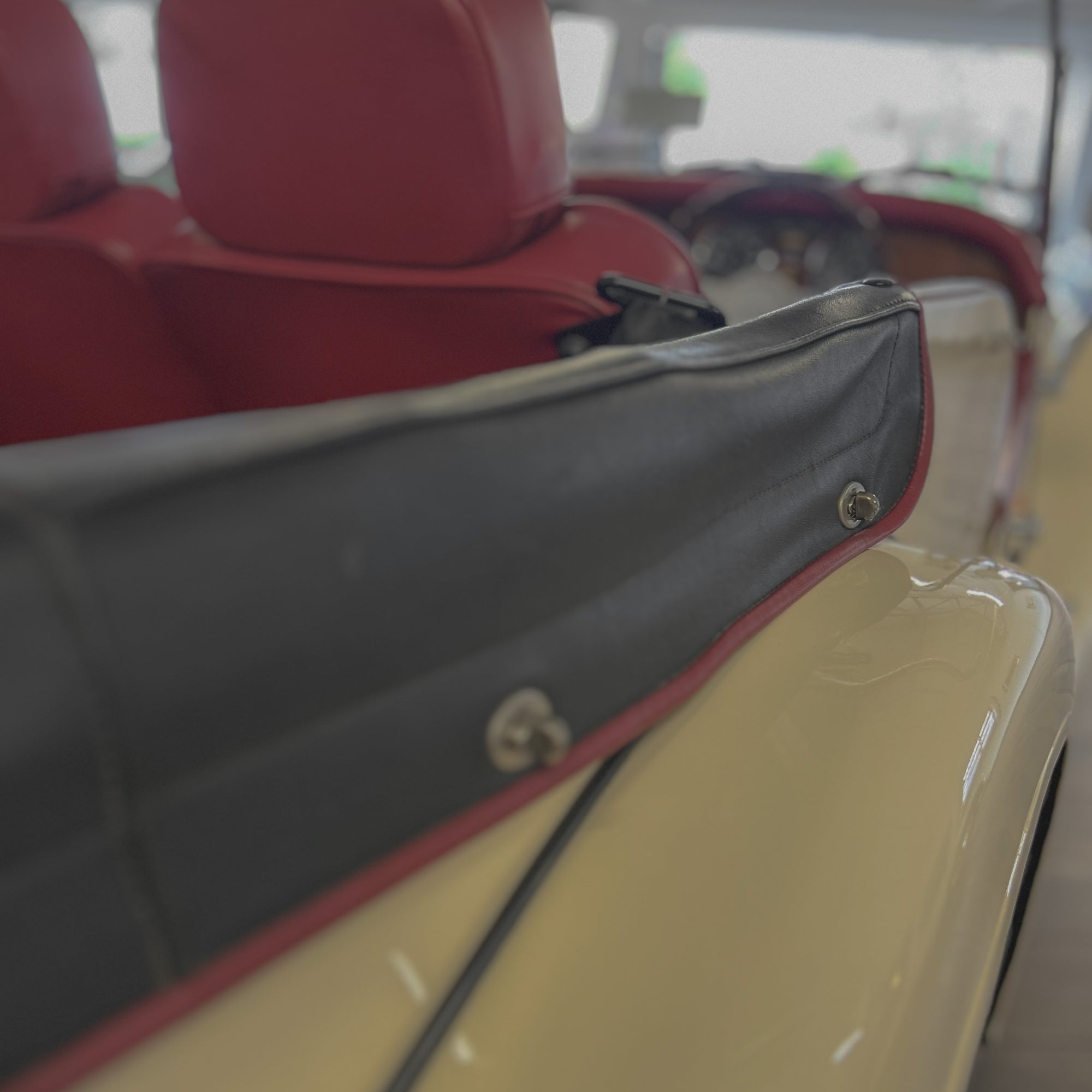 Morgan 4/4 4 seater - Royal Ivory