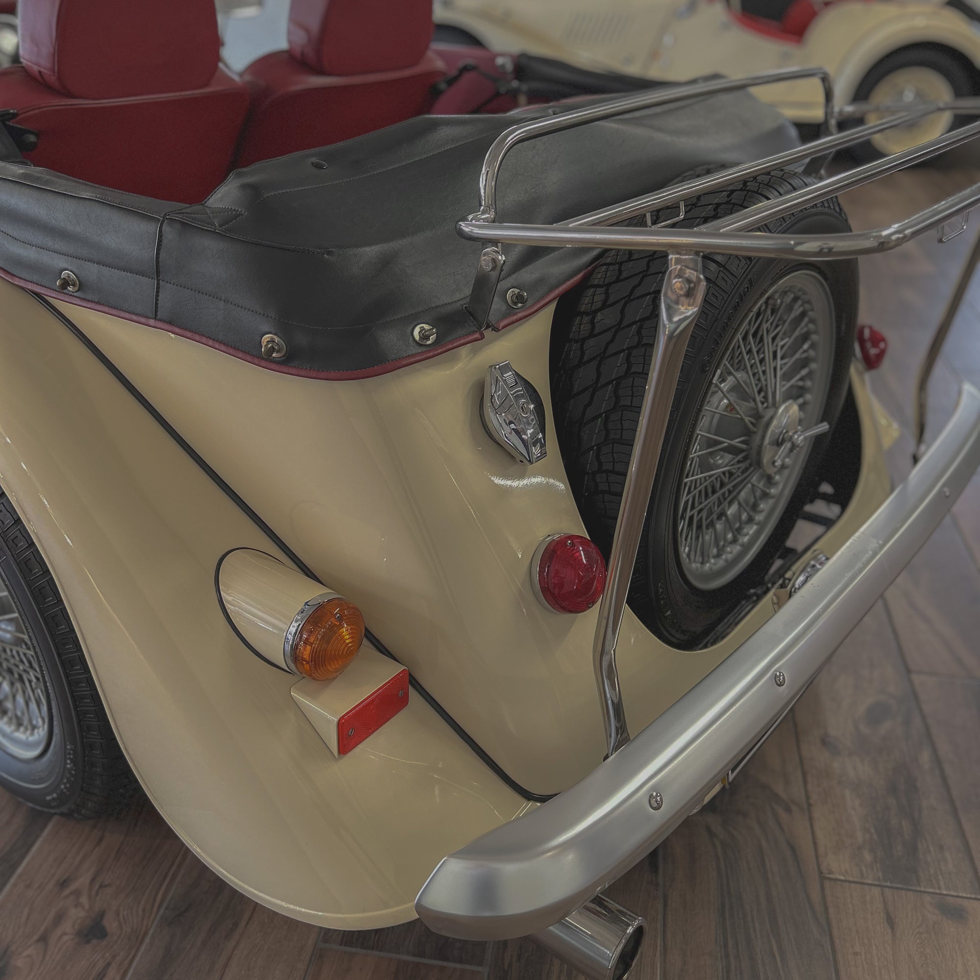 Morgan 4/4 4 seater - Royal Ivory