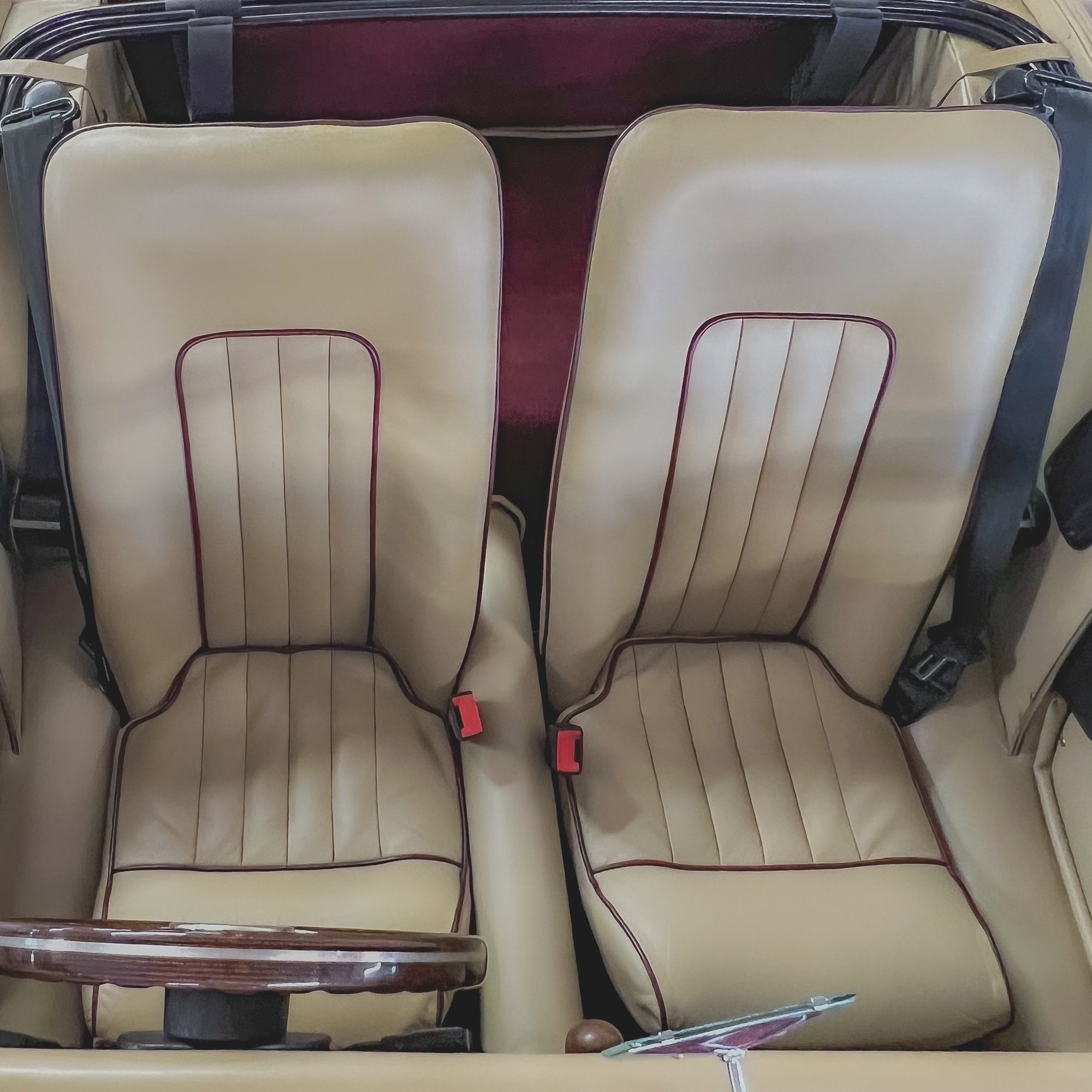 Morgan 4/4 LOW LINE - BMW Calypso Red