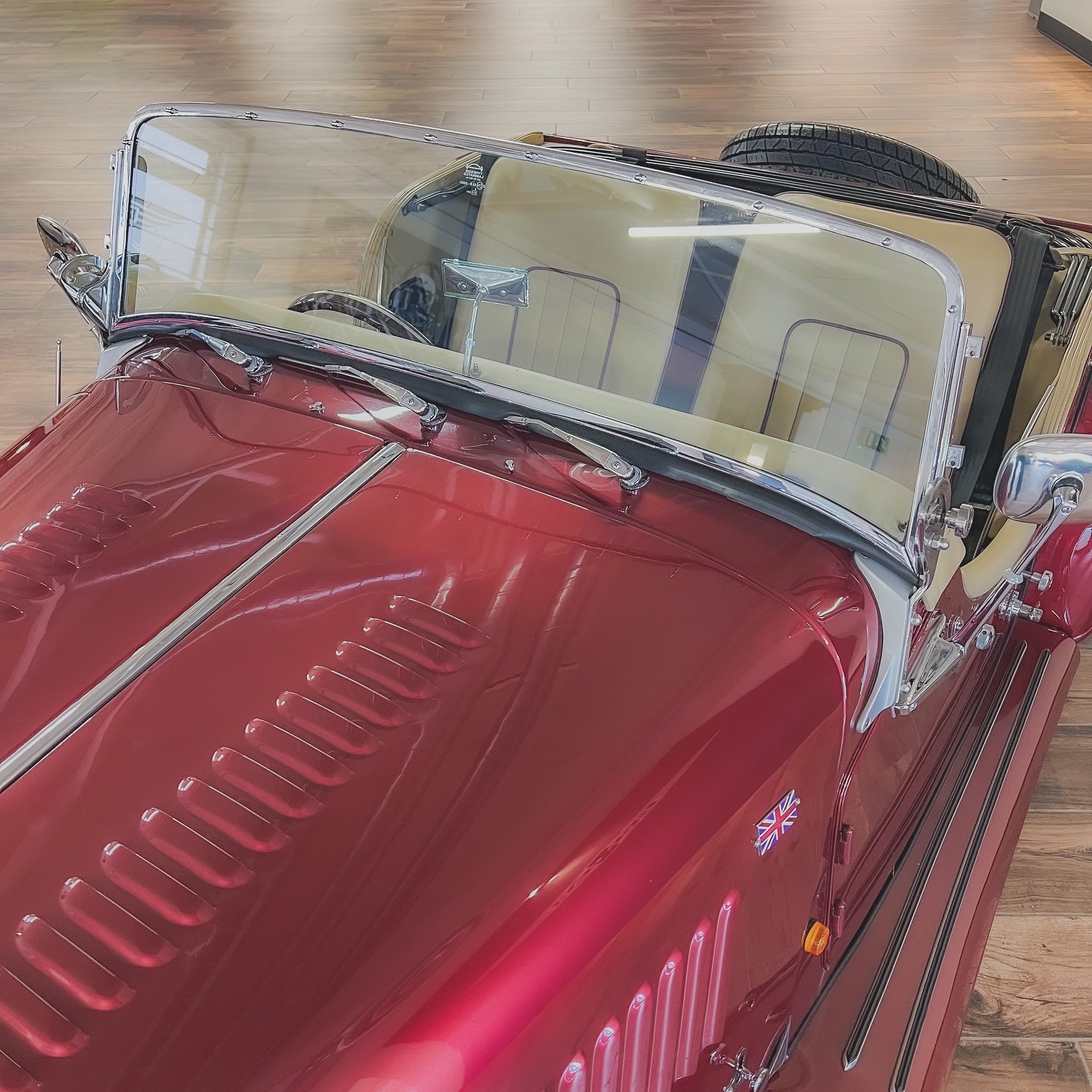 Morgan 4/4 LOW LINE - BMW Calypso Red