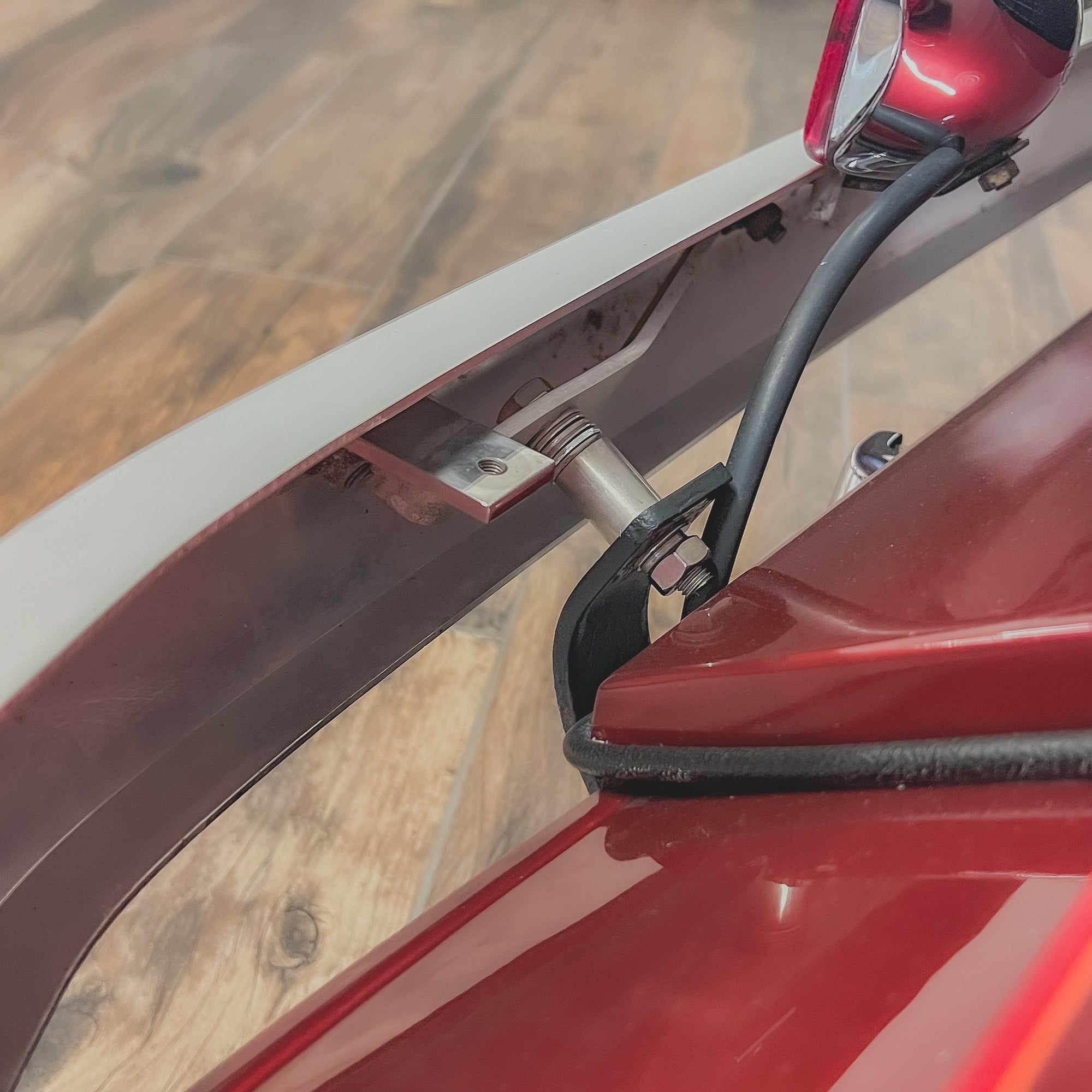 Morgan 4/4 LOW LINE - BMW Calypso Red