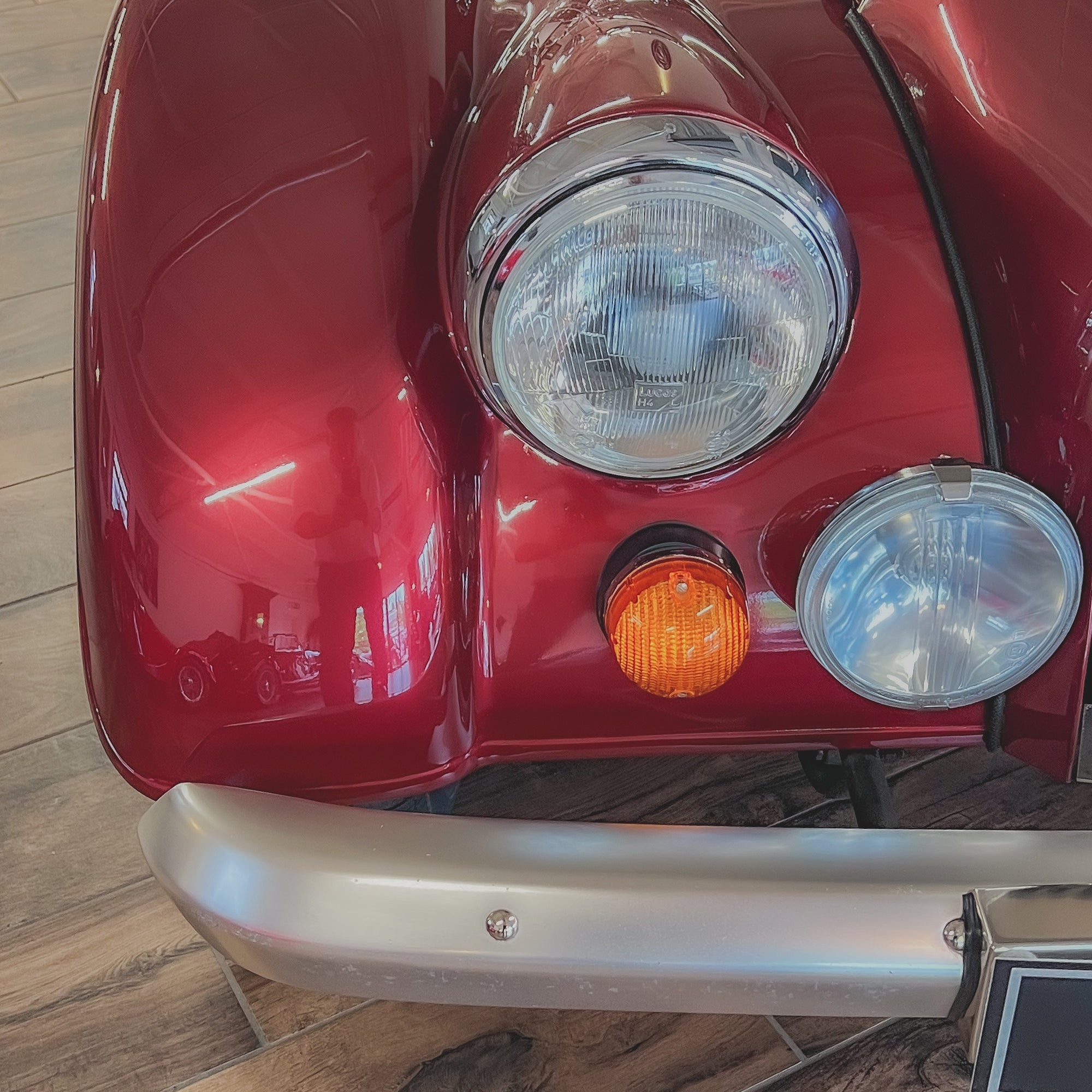 Morgan 4/4 LOW LINE - BMW Calypso Red