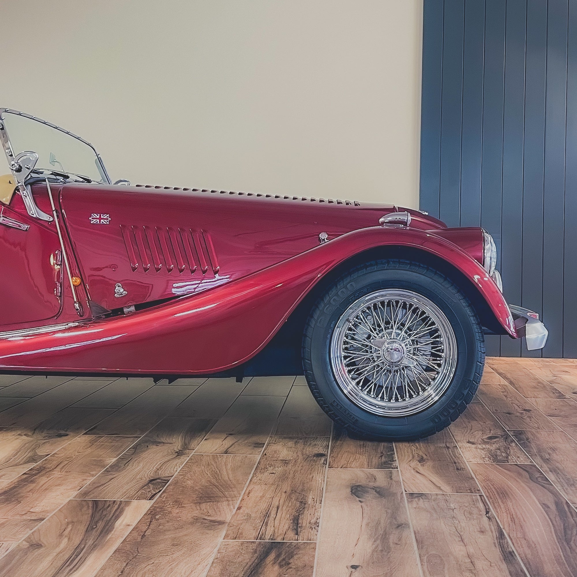 Morgan 4/4 LOW LINE - BMW Calypso Red