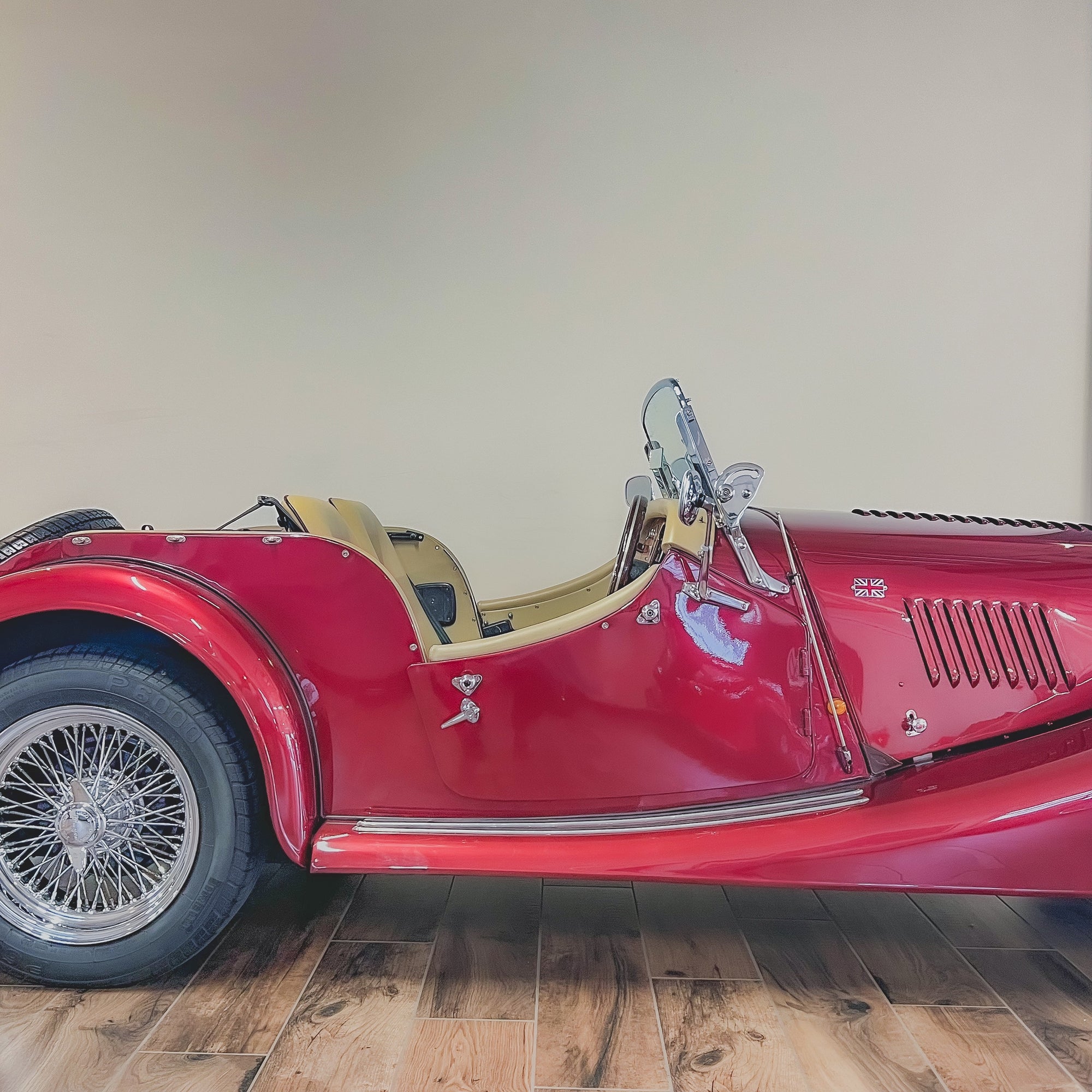Morgan 4/4 LOW LINE - BMW Calypso Red