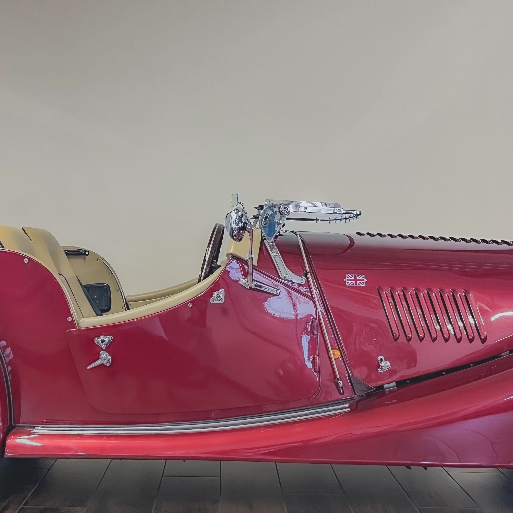 Morgan 4/4 LOW LINE - BMW Calypso Red