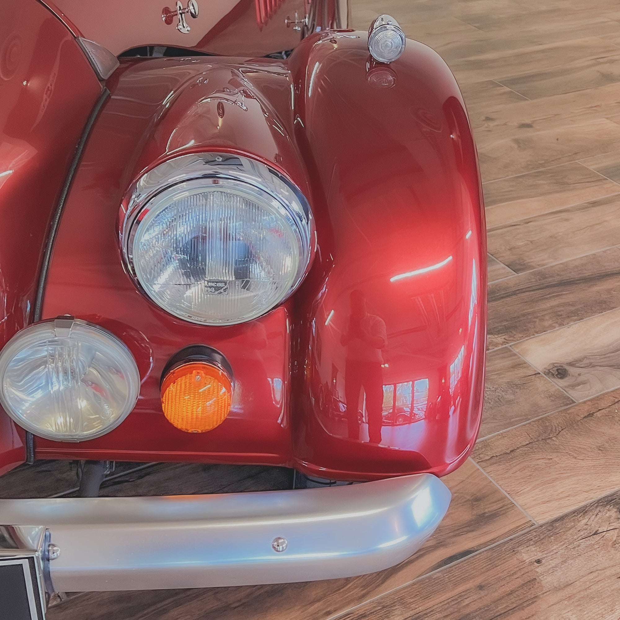 Morgan 4/4 LOW LINE - BMW Calypso Red