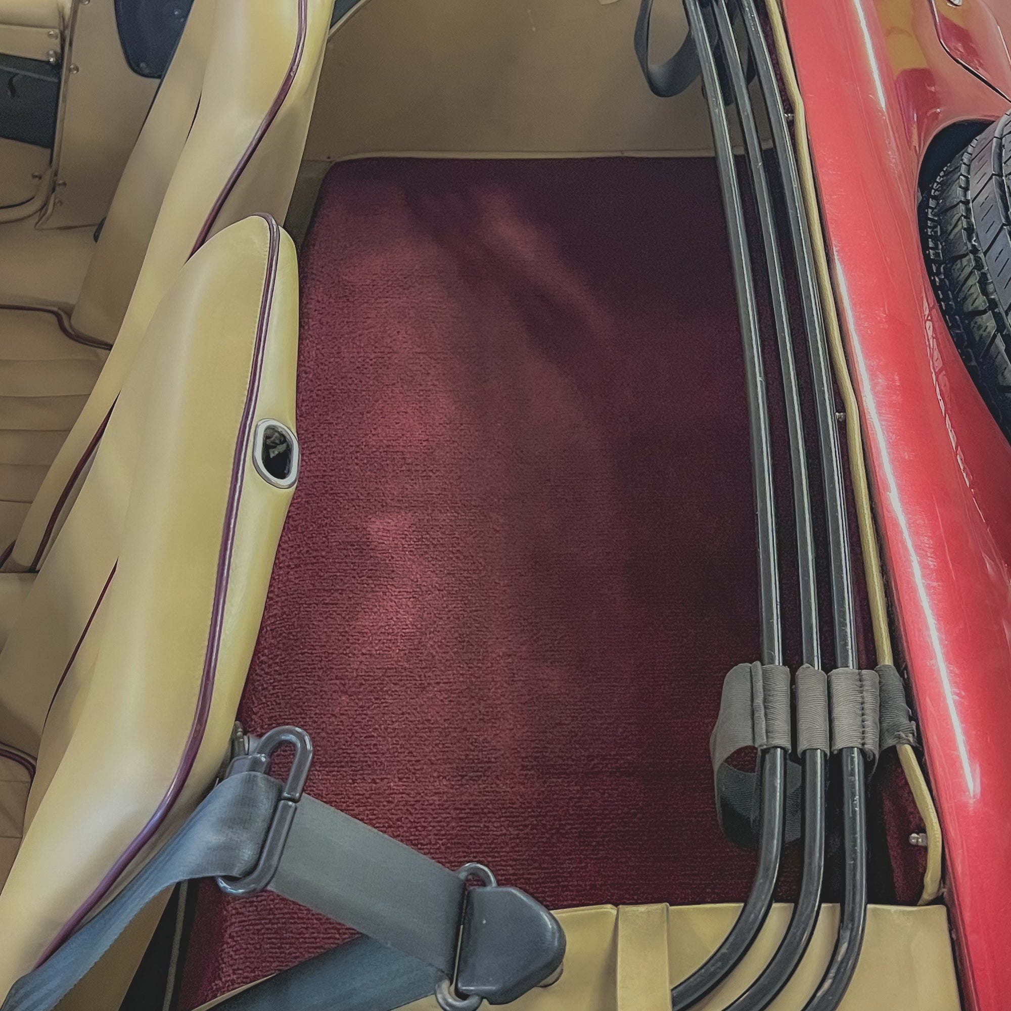 Morgan 4/4 LOW LINE - BMW Calypso Red