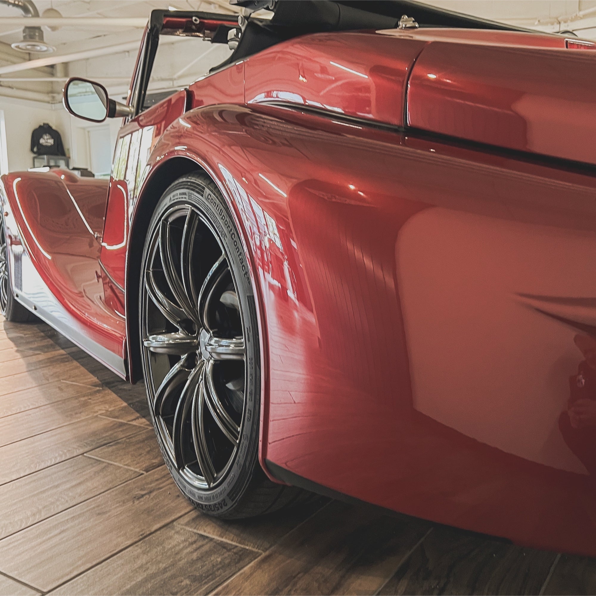 Morgan MK 3 Aero 8 - Crimson Chrome