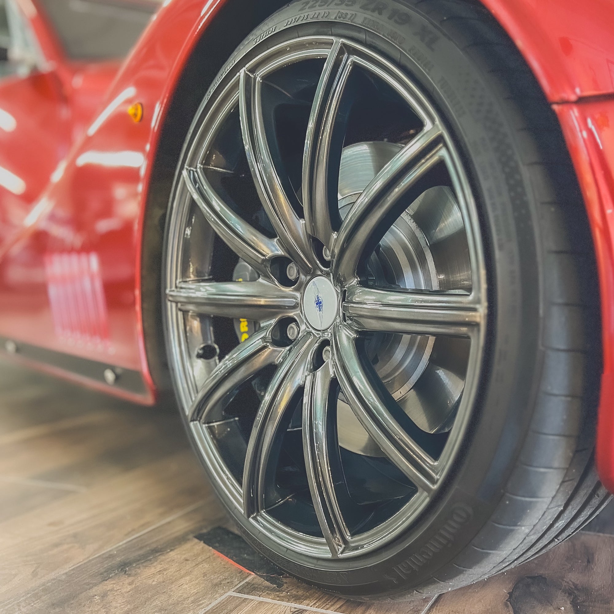 Morgan MK 3 Aero 8 - Crimson Chrome