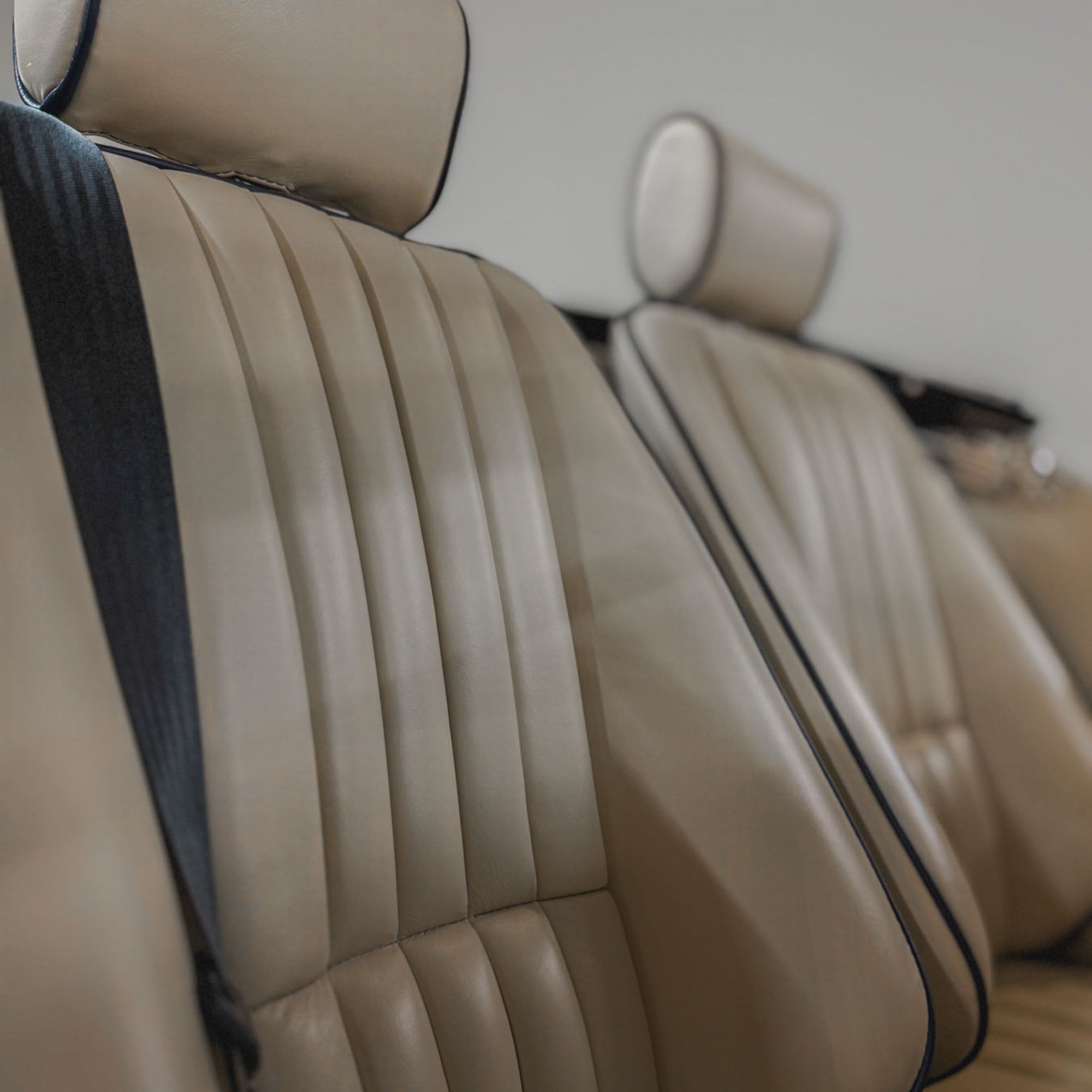 SOLD - Morgan Plus 4 Ford 2.0 duratech - Ferrari Midnight Blue