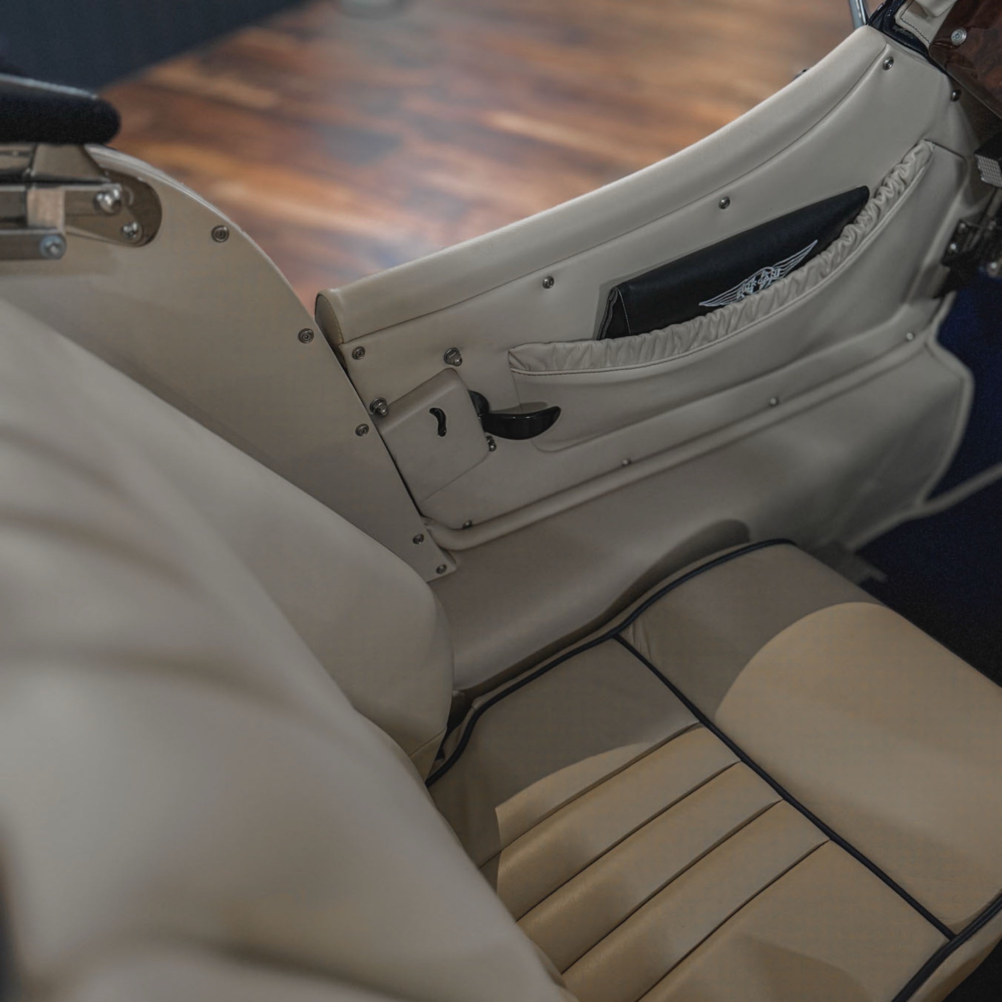 SOLD - Morgan Plus 4 Ford 2.0 duratech - Ferrari Midnight Blue