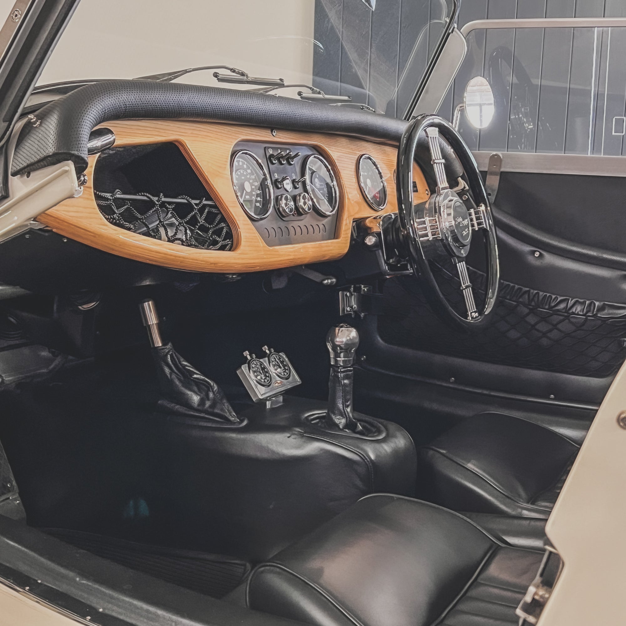 Morgan Plus 4 Super Sport No. 55 of 62 - Morgan old English white Interior