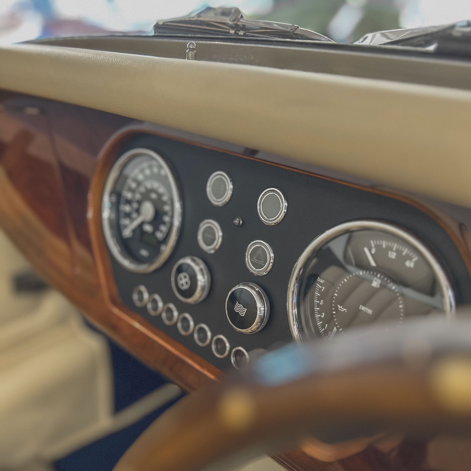 Morgan Plus 4 Ford 2.0 Twin Cam 16V - Midnight Blue Metallic