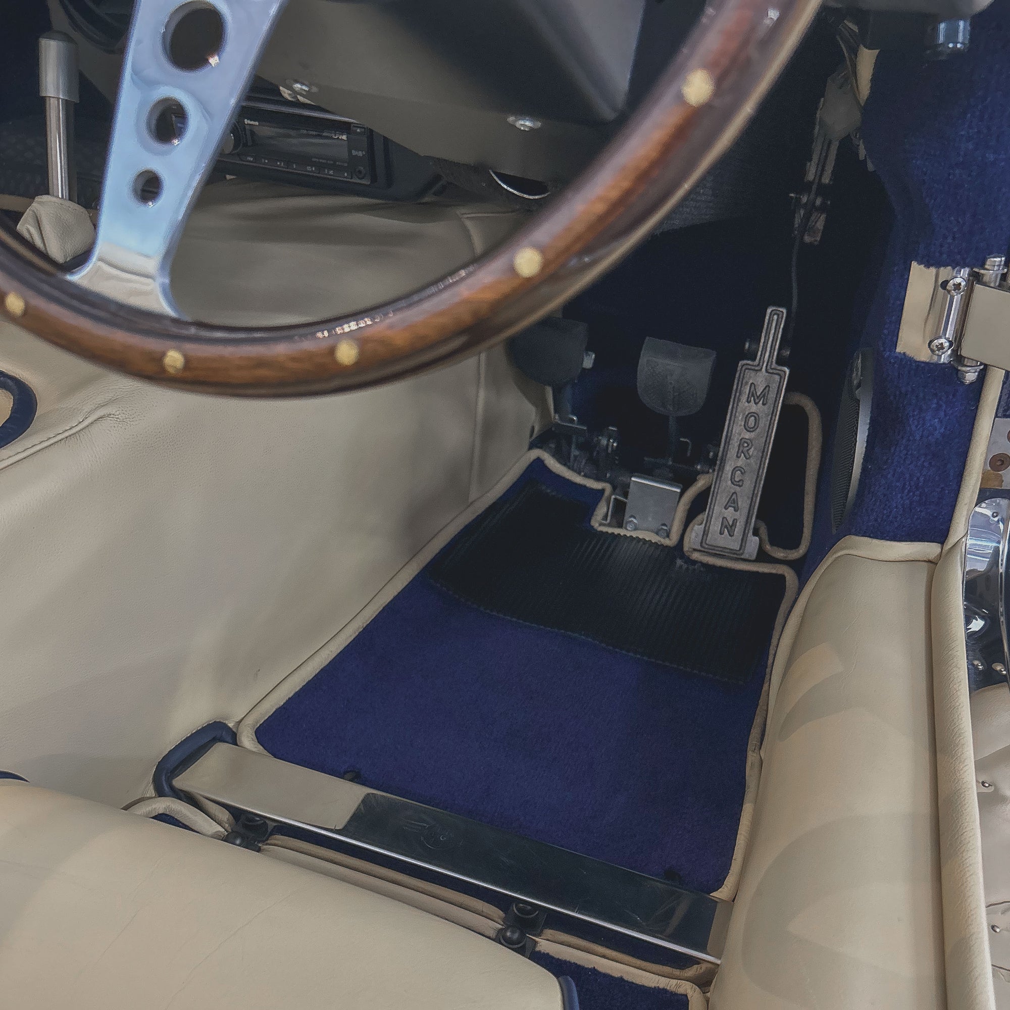 Morgan Plus 4 Ford 2.0 Twin Cam 16V - Midnight Blue Metallic