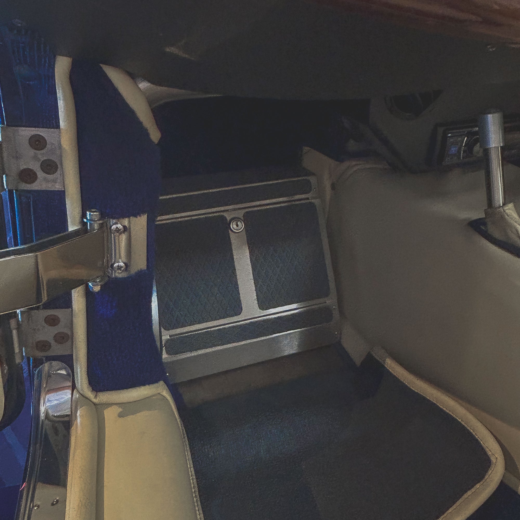 Morgan Plus 4 Ford 2.0 Twin Cam 16V - Midnight Blue Metallic