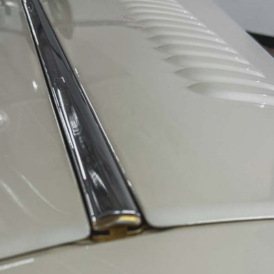 Morgan Plus 8 - Old English White