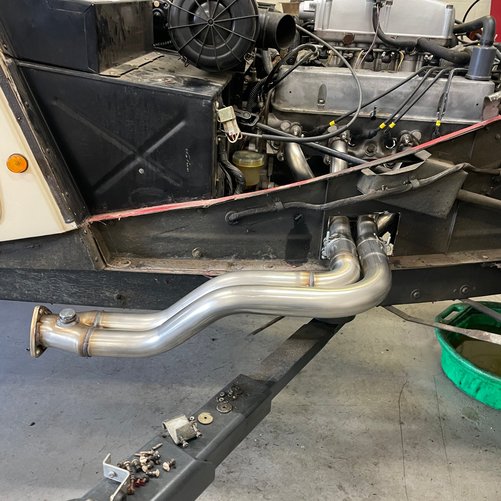 Morgan Plus 8 - Old English White