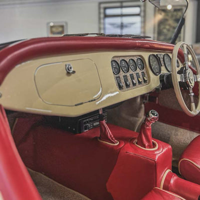 Morgan Plus 8 - Old English White