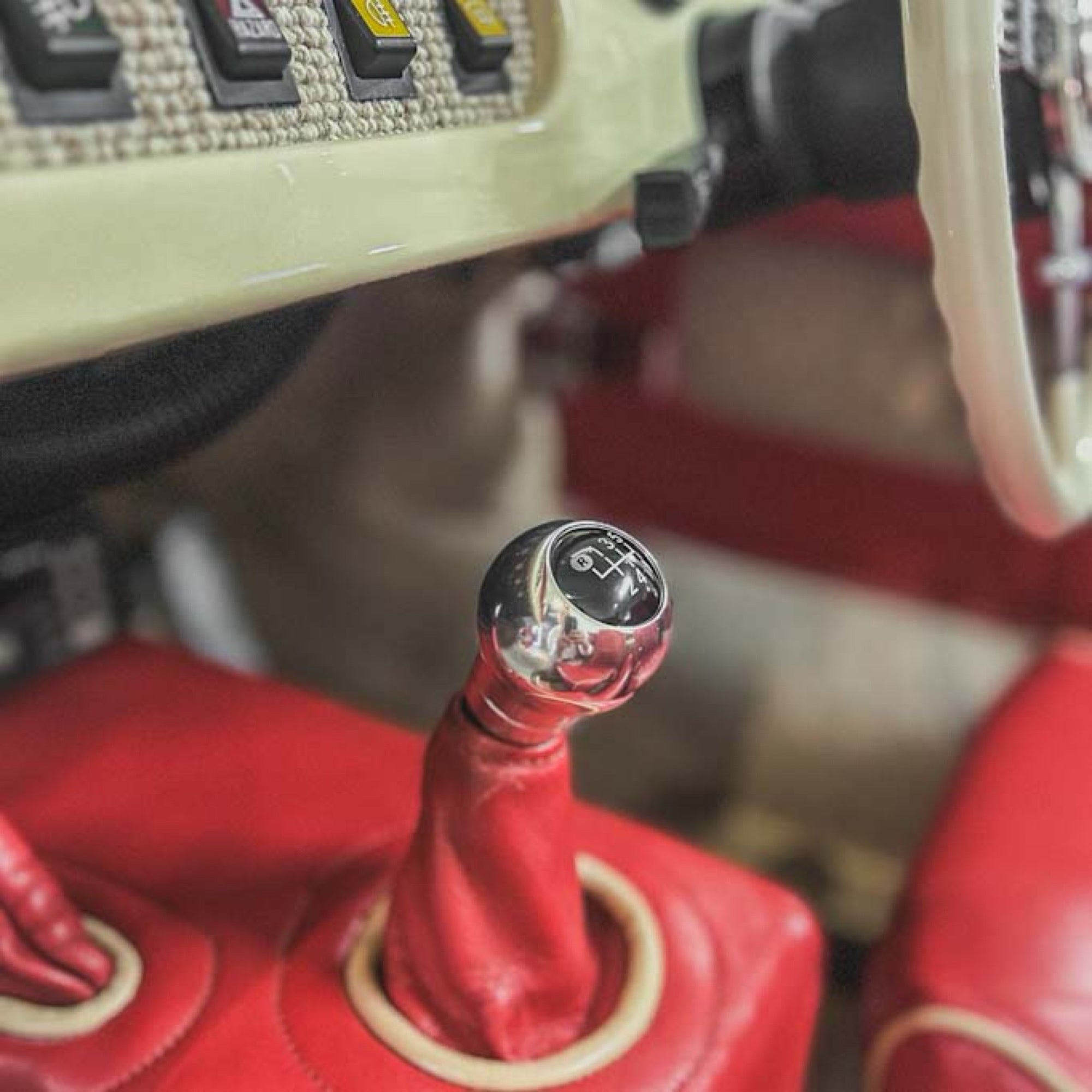 Morgan Plus 8 - Old English White