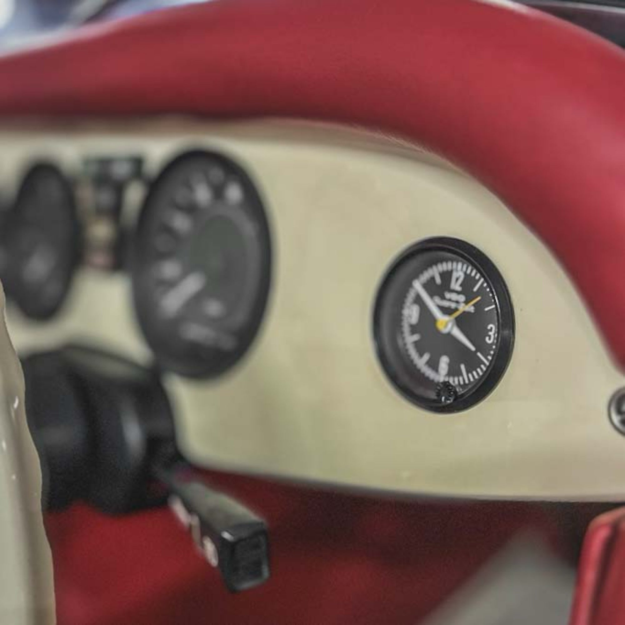 Morgan Plus 8 - Old English White