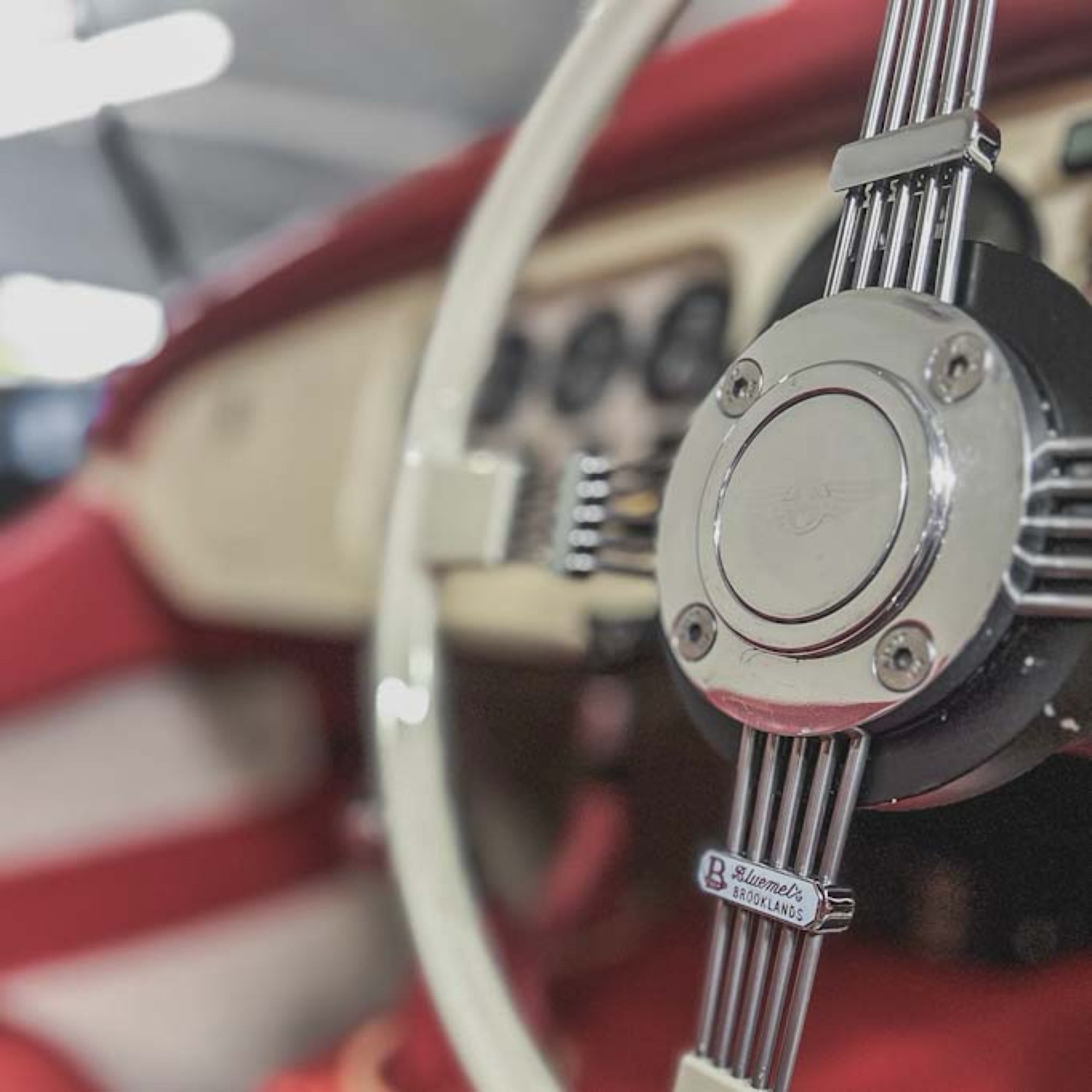 Morgan Plus 8 - Old English White