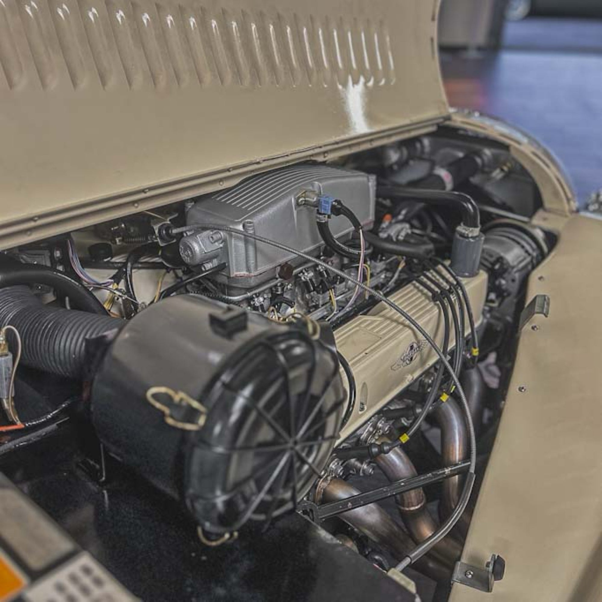 Morgan Plus 8 - Old English White