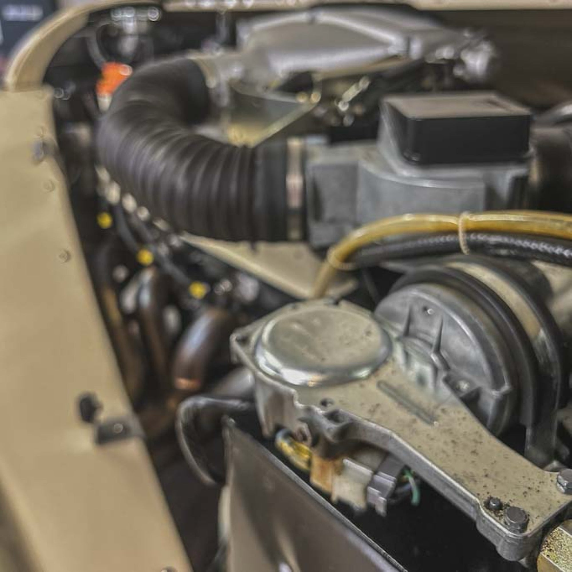 Morgan Plus 8 - Old English White