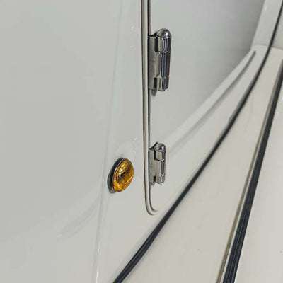 Morgan Plus 8 - Old English White