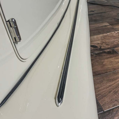 Morgan Plus 8 - Old English White